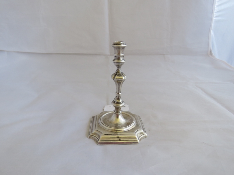 A silver George I taperstick on square base, London 1724, maker James Gould. Weight 116 grams, - Image 2 of 5