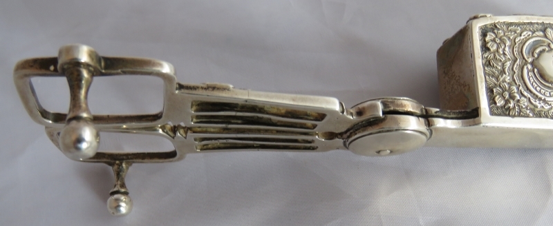 A pair of lovely 19th century Irish silver table candle snuffers, Dublin 1837, maker WD or WN. - Image 4 of 8