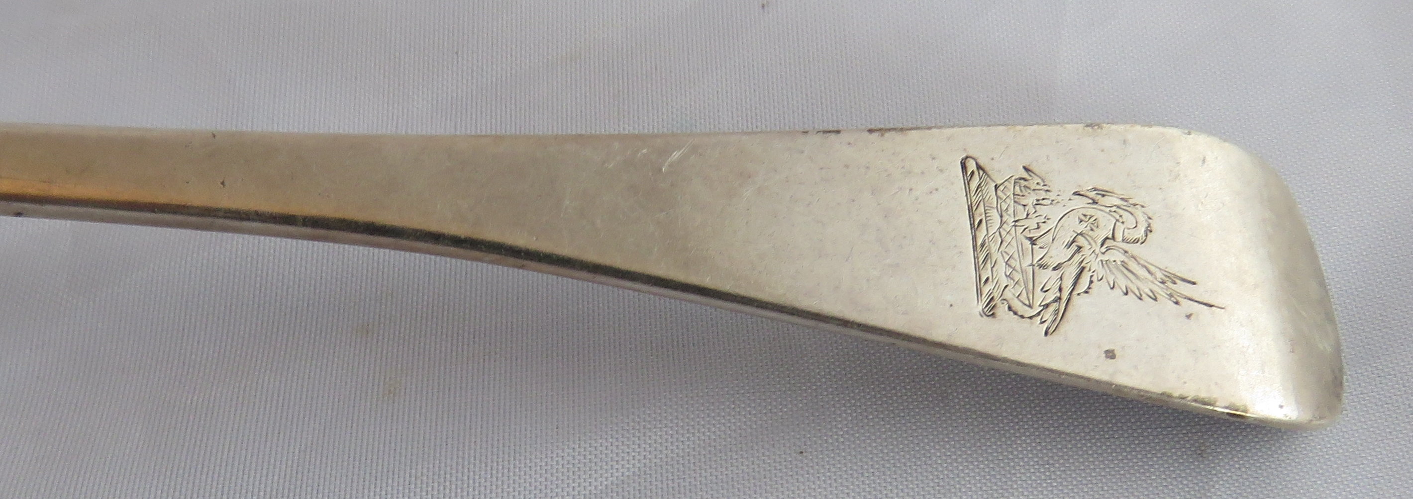 A Georgian silver tablespoon, London 1828, maker John Meek. Weight 58 grams, measures 9 inches long. - Image 3 of 5