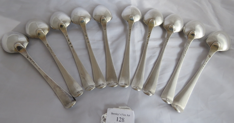 10 George III silver tablespoons, London 1771, maker Thomas Chawner. Total weihgt 740 grams, each - Image 5 of 8