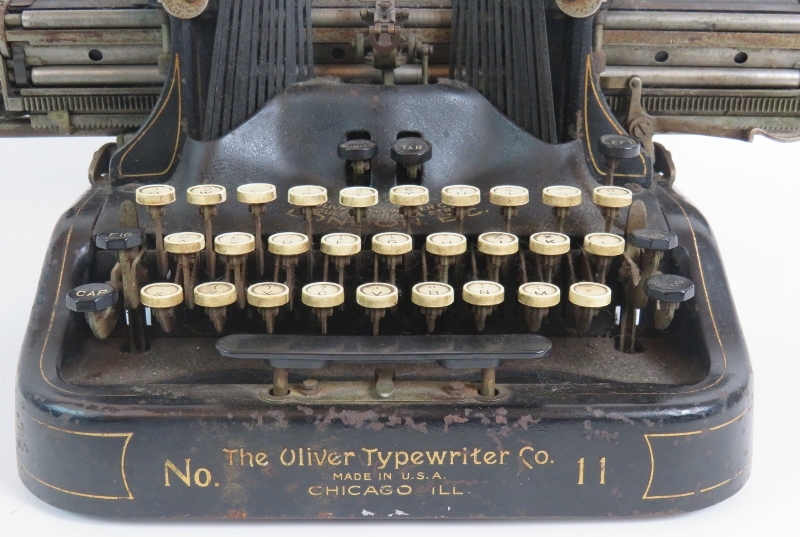 A vintage Oliver No II Batwing typewriter circa 1920s. Condition report: Overall age related wear. - Image 2 of 3