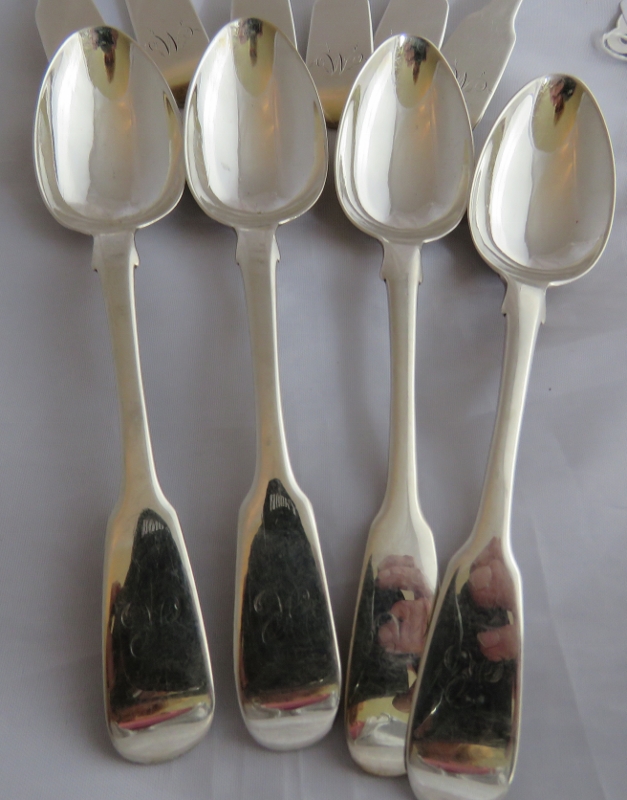 A collection of 16 antique silver teaspoons. 6 Scottish silver, Glasgow 1837, maker David - Image 4 of 8