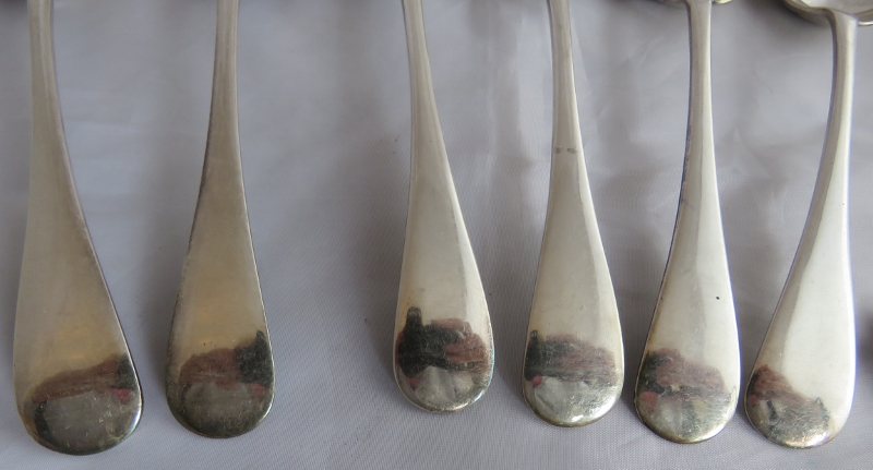 Set of 6 silver dessert spoons, maker James Deakin & Sons, various dates Sheffield 1898 - 1903. - Image 3 of 7