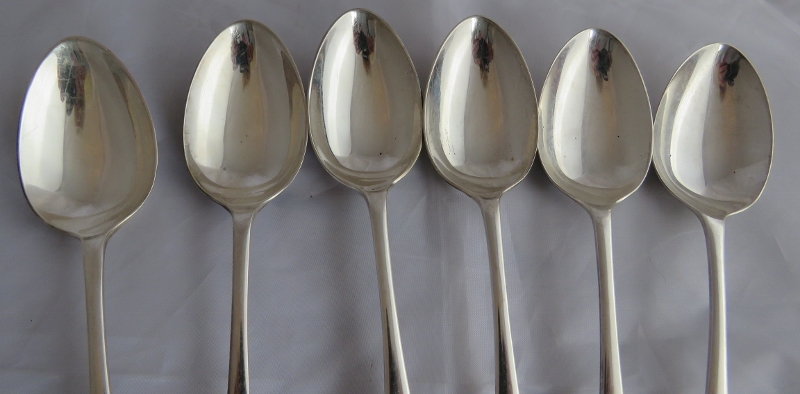 Set of 6 silver dessert spoons, maker James Deakin & Sons, various dates Sheffield 1898 - 1903. - Image 2 of 7