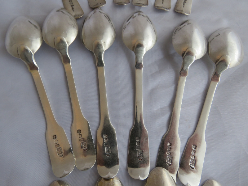 A collection of 16 antique silver teaspoons. 6 Scottish silver, Glasgow 1837, maker David - Image 8 of 8