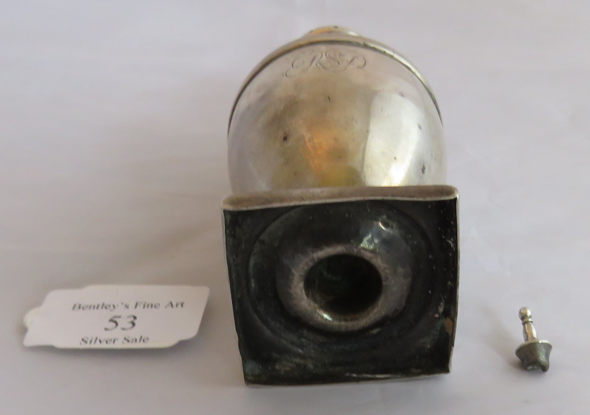 A Georgian silver sugar caster on square base, London 1800. Mono to front. Weight 100 grams, - Image 3 of 6