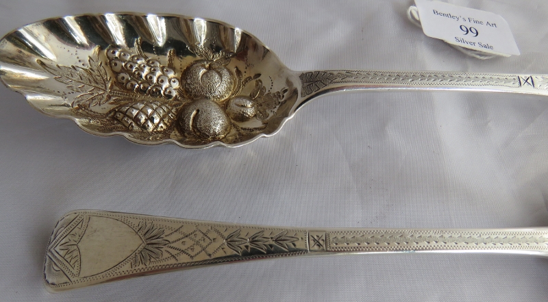 A boxed set of berry spoons with engraved decoration to handles. London 1808 and London 1815, - Image 3 of 8