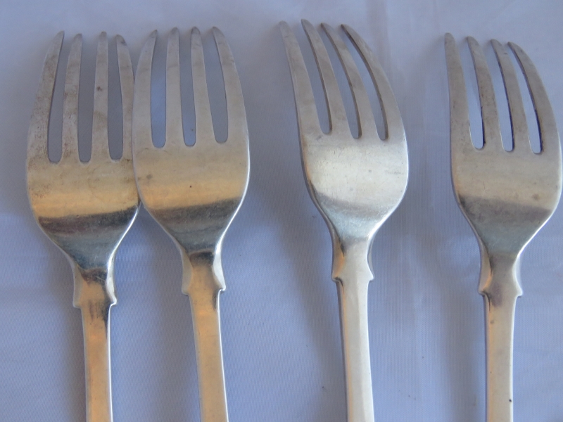 A set of 4 Georgian English provincial silver table forks, Newcastle circa 1805-1813, maker - Image 5 of 7