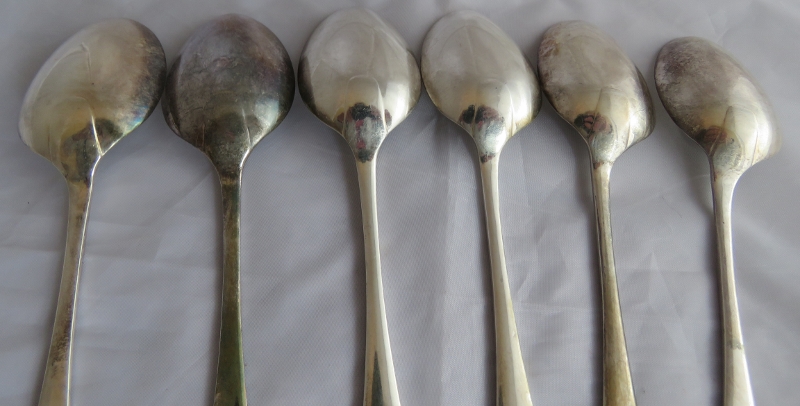 Set of 6 silver dessert spoons, maker James Deakin & Sons, various dates Sheffield 1898 - 1903. - Image 5 of 7