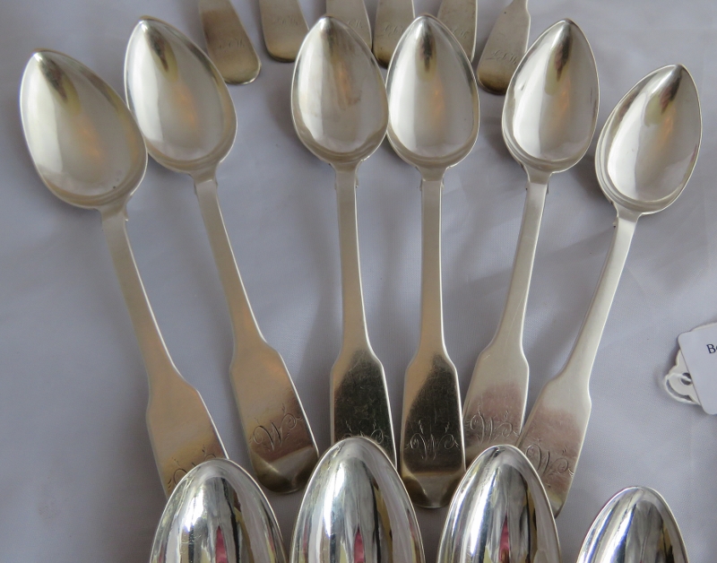 A collection of 16 antique silver teaspoons. 6 Scottish silver, Glasgow 1837, maker David - Image 3 of 8