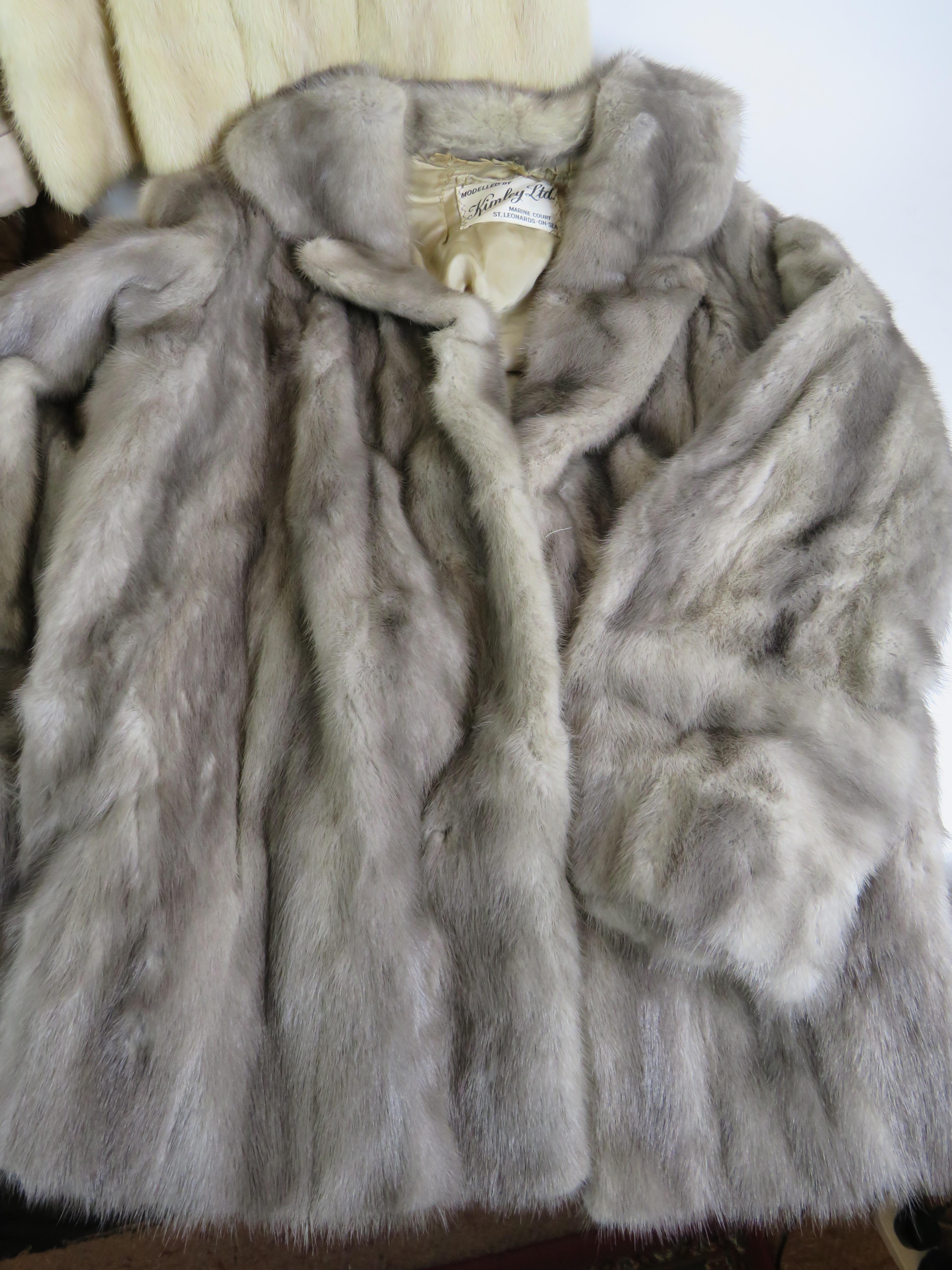 Three vintage fur coats, one with matching hat plus a vintage fur wrap. Condition report: No issues. - Image 2 of 5