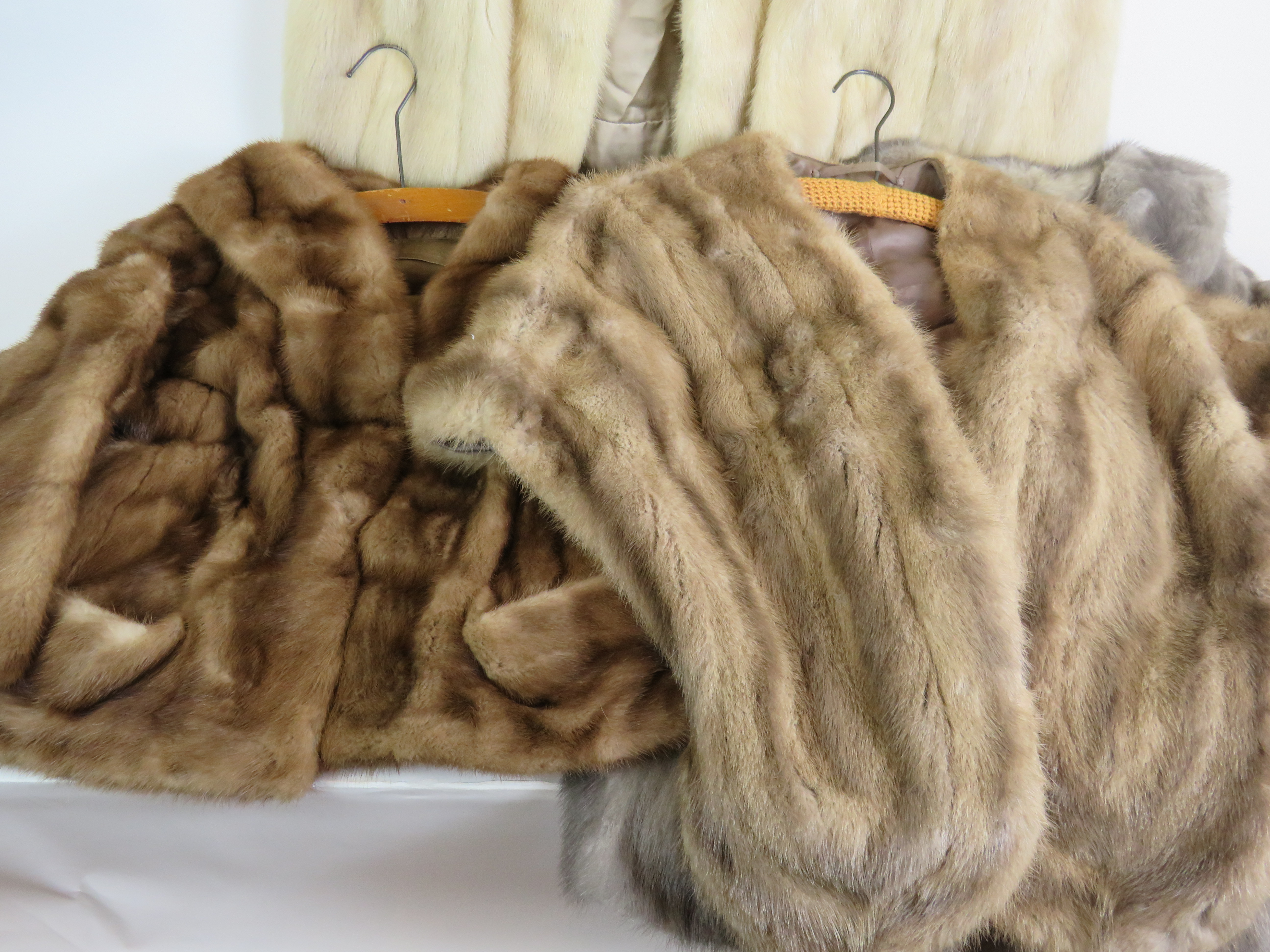 Three vintage fur coats, one with matching hat plus a vintage fur wrap. Condition report: No issues. - Image 5 of 5