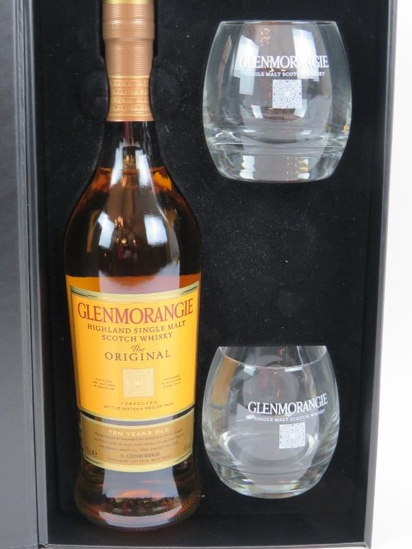 A bottle of Glenmorangie 10 year old highland single malt whisky, 70cl, in presentation box with - Image 2 of 3