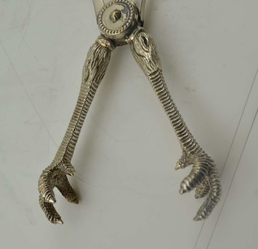 A PAIR OF NOVELTY GRAPE SCISSORS, with golf club and ball modelled handles, a pair of claw cast - Image 6 of 6