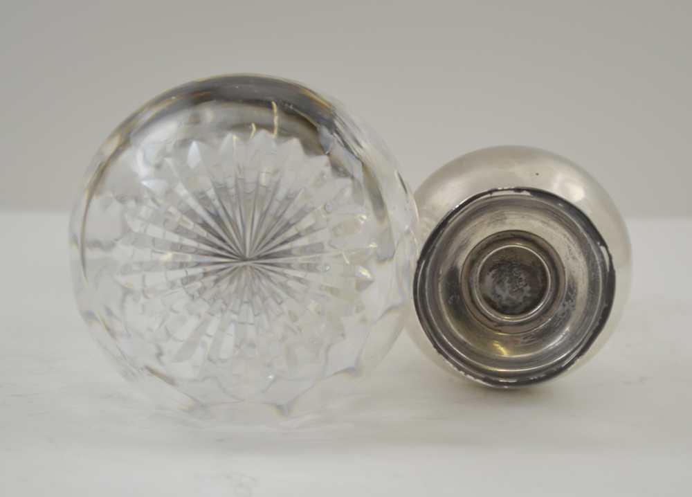 A GEORGIAN DESIGN SILVER SUGAR CASTER of baluster form, 14cm high, Birmingham 1923, together with - Image 2 of 5