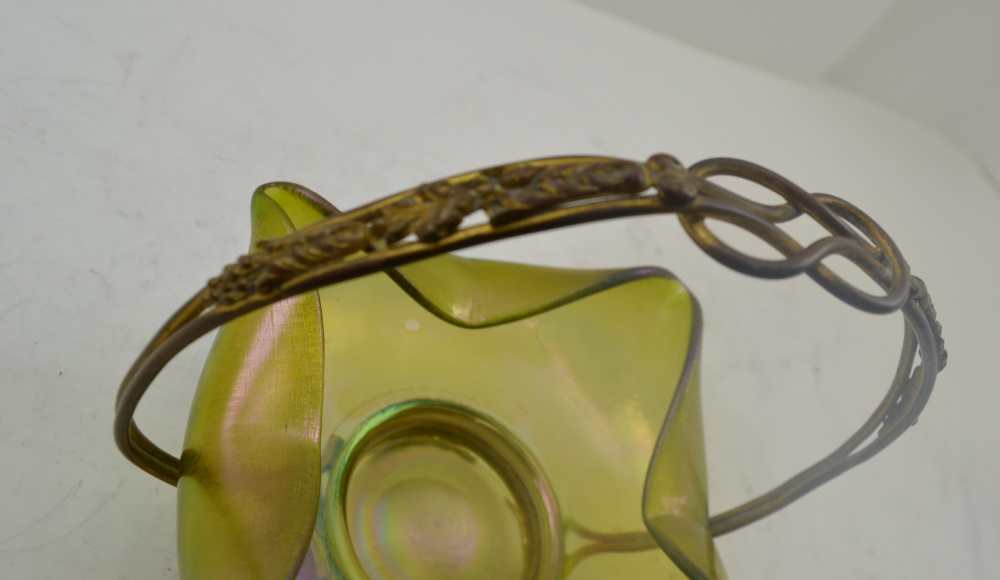 A POSSIBLY LOETZ LUSTRE GLASS FOLDED RIM DISH housed in a gilt metal frame, with intertwined knot - Image 3 of 4