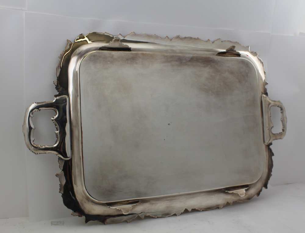 AN EARLY 20TH CENTURY SILVER PLATE ON COPPER TWO-HANDLED TEA TRAY, with cast fruiting vine rim and - Image 4 of 5