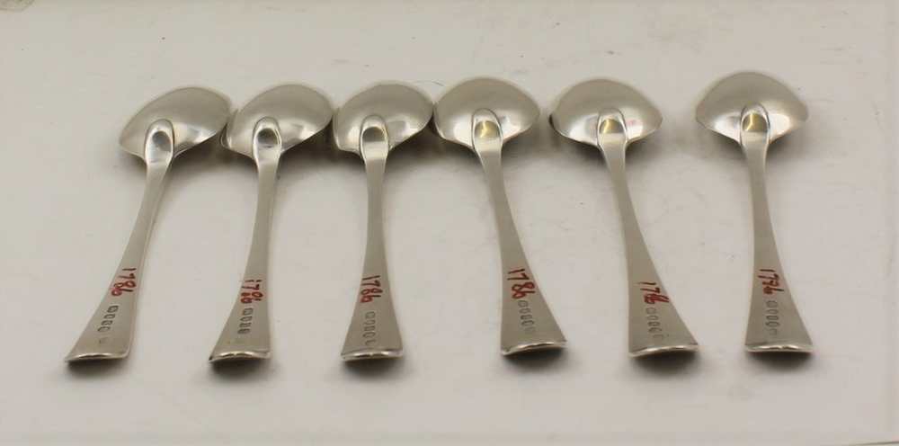 GEORGE SMITH (III) AND WILLIAM FEARN, A SET OF SIX GEORGE III SILVER SOUP / TABLESPOONS, Old English - Image 2 of 3