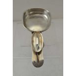 GREY & CO. A SILVER TABLE CLIP CIGAR ASHTRAY, Chester 1910, gross weight; 79g