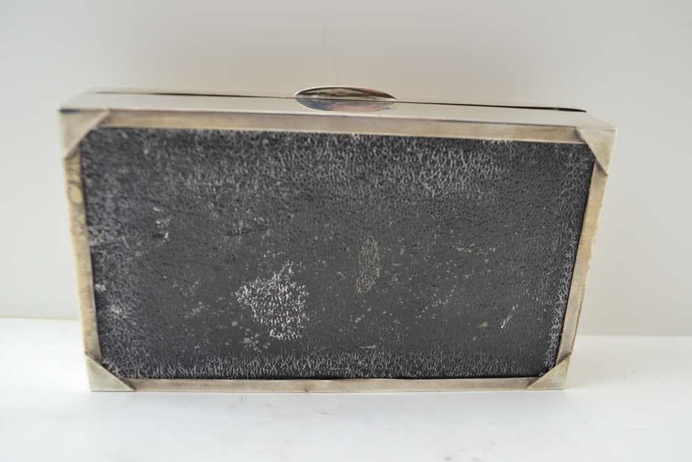 A 20TH CENTURY SILVER CIGARETTE BOX, engine turned hinged cover, cedar lined, Birmingham 1964, - Image 4 of 6