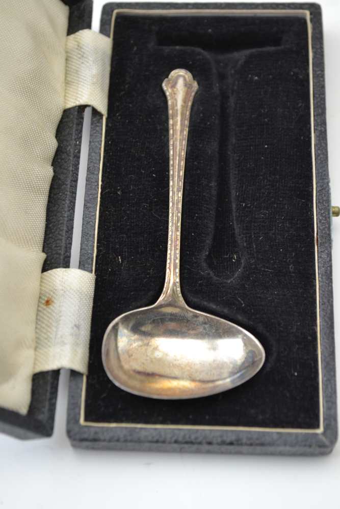 ATKIN BROTHERS A CASED PAIR OF SILVER SALTS & SPOONS, in satin and velvet lined case, the salts - Image 3 of 6