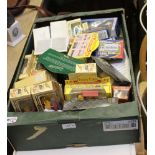 A BOX CONTAINING A SELECTION OF PREDOMINANTLY BOXED COLLECTOR'S VEHICLES VARIOUS