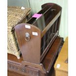 A MAHOGANY FINISHED METAMORPHIC MAGAZINE RACK / TABLE