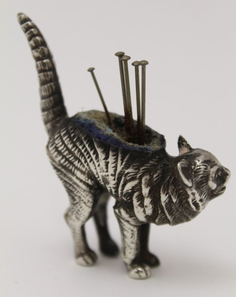 AN EDWARDIAN NOVELTY SILVER PIN CUSHION, modelled as an arch backed cat, by Levi and Salaman, - Image 2 of 4