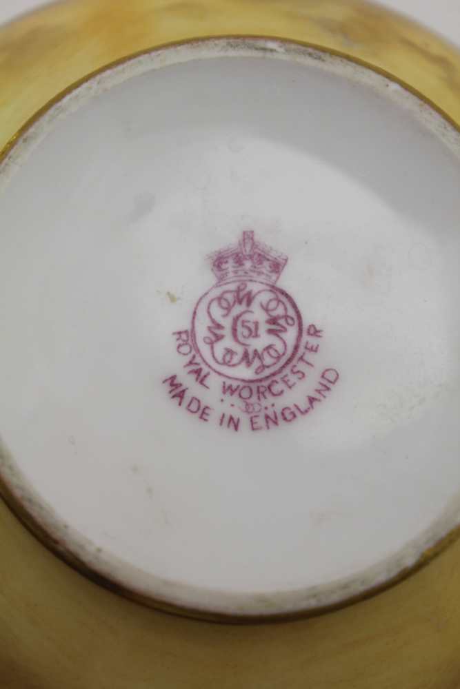 A ROYAL WORCESTER HAND PAINTED PORCELAIN BOWL, painted in the round with fruit, also internally - Image 4 of 4