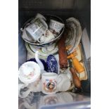 A BOX CONTAINING A SELECTION OF DOMESTIC POTTERY BOWLS & PLATES