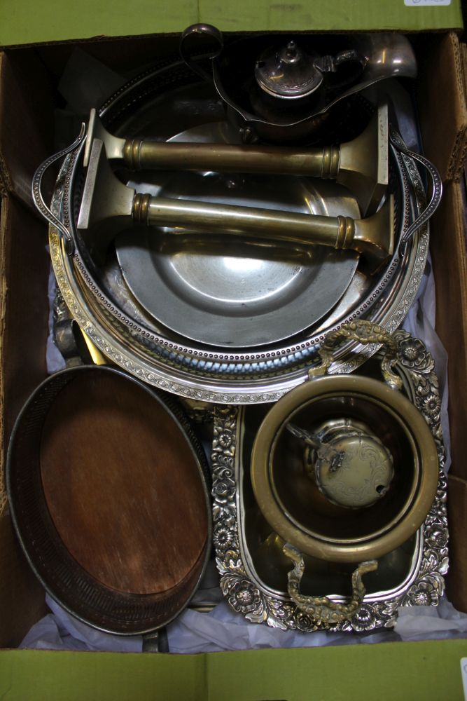 A BOX OF DOMESTIC METALWARES to inlclude pewter plates, brass candlesticks, etc