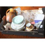 A BOX CONTAINING A SELECTION OF DOMESTIC POTTERY, PORCELAIN AND GLASSWARE