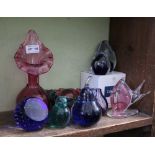 A SELECTION OF DECORATIVE COLOURED GLASSWARE VARIOUS