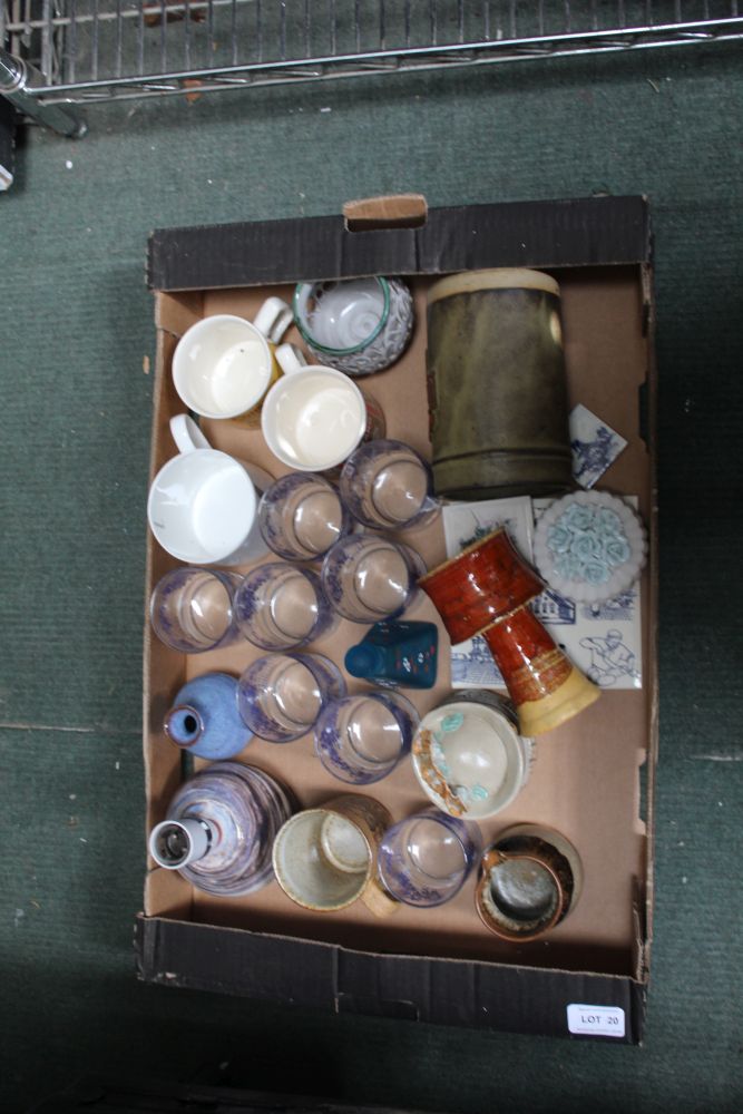 TWO BOXES HOUSING A SELECTION OF DOMESTIC POTTERY & GLASSWARE