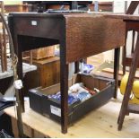 A 19TH CENTURY UNUSUALLY OAK PEMBROKE DESIGN TABLE, with twin flap top, single cutlery drawer