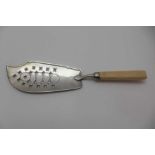 THOMAS WALLIS & JONATHAN HAYNE A George III fish slice, pierced decoration to blade, London 1817,