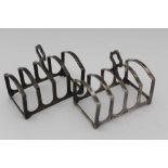 FAVIDSON, HENDERSON & SORLEY, A PAIR OF SILVER TOAST RACKS, Birmingham 1935, combined weight; 97.5g