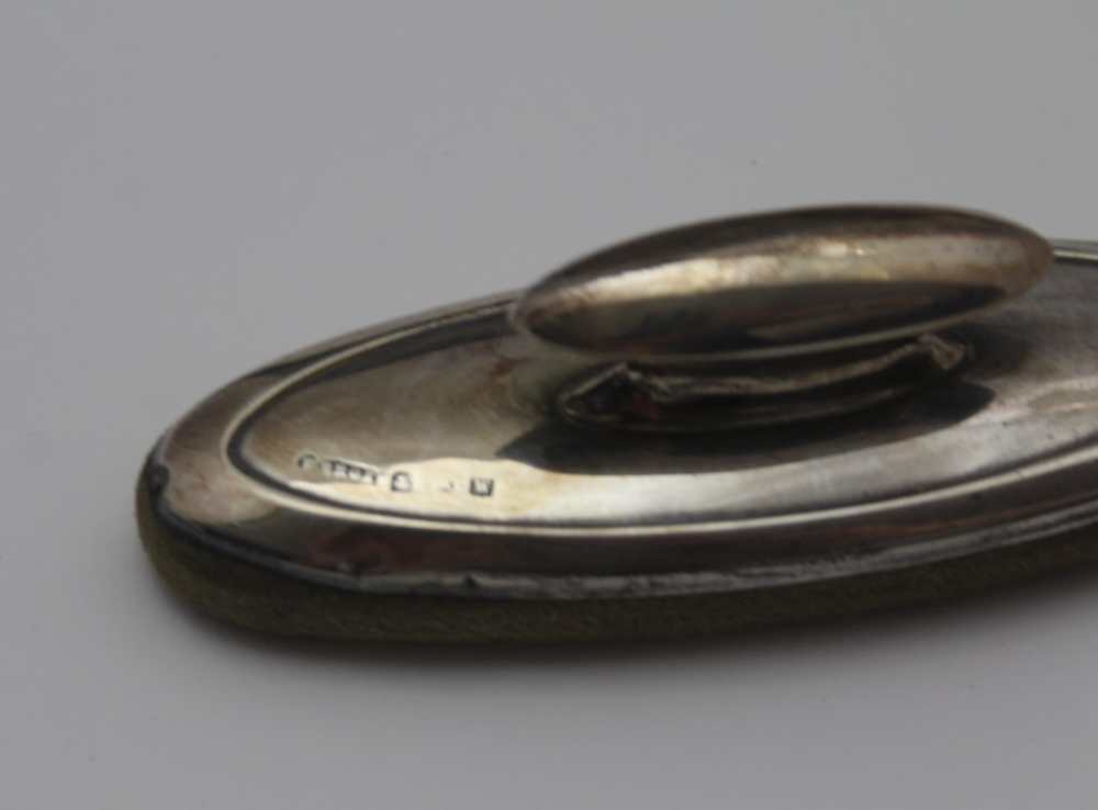 A MANICURE CASE contains a quantity of silver mounted requisites, the nail buffer is hallmarked - Image 3 of 6