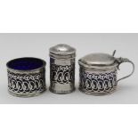 CORNELIUS DESORMEAUX SAUNDERS & JAMES FRANCIL HOLLINGS SHEPHERD An Edwardian silver three piece