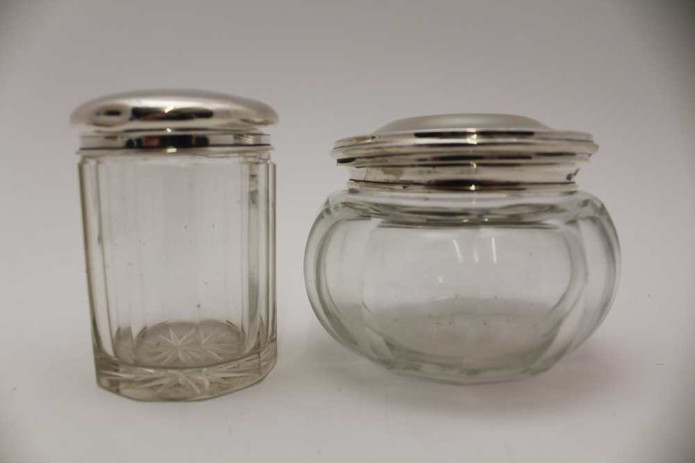 RICHARD OWEN WILLIAMS, A SILVER TOP GLASS HAIR TIDY, Chester 1921, together with; a silver lidded - Image 5 of 5