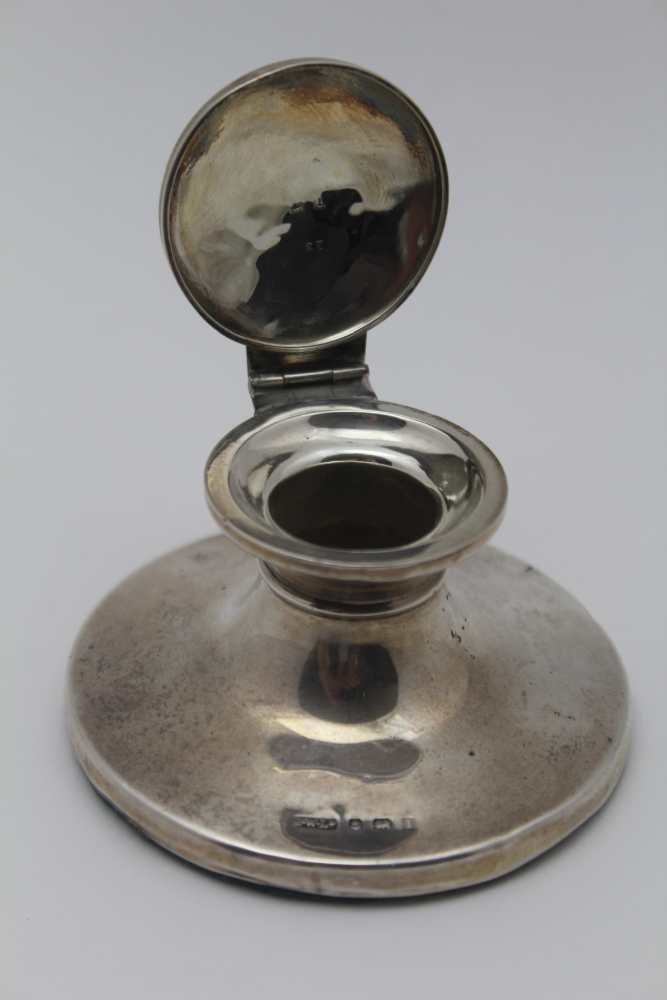 A MANICURE CASE contains a quantity of silver mounted requisites, the nail buffer is hallmarked - Image 6 of 6