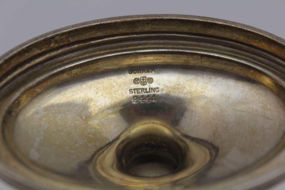 A STERLING SILVER SAUCE BOAT with stand, considered to be Gorham, Georgian design, monogrammed, 522g - Image 6 of 6