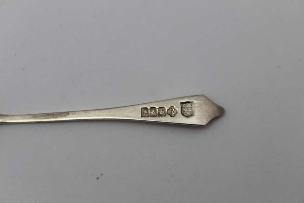 A CASE OF SILVER TEASPOONS & a case of silver coffee spoons, each with a different assay mark in - Image 5 of 5