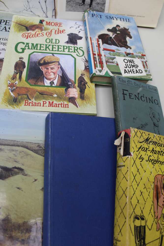 A BOX CONTAINING A SELECTION OF HARDBACKED BOOKS on a variety of sporting subjects - Image 4 of 6