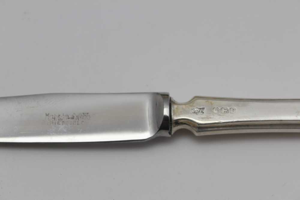 COOPER BROTHERS & SONS A cased pair of silver jam spoons, with trefid handle tips, Sheffield 1926 in - Image 3 of 5