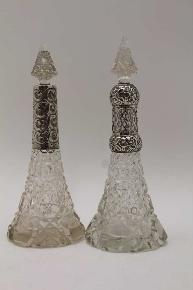 A PAIR OF EDWARDIAN SILVER CANDLESTICKS, embossed ribbon and bell husk swags on circular bases, - Image 5 of 9