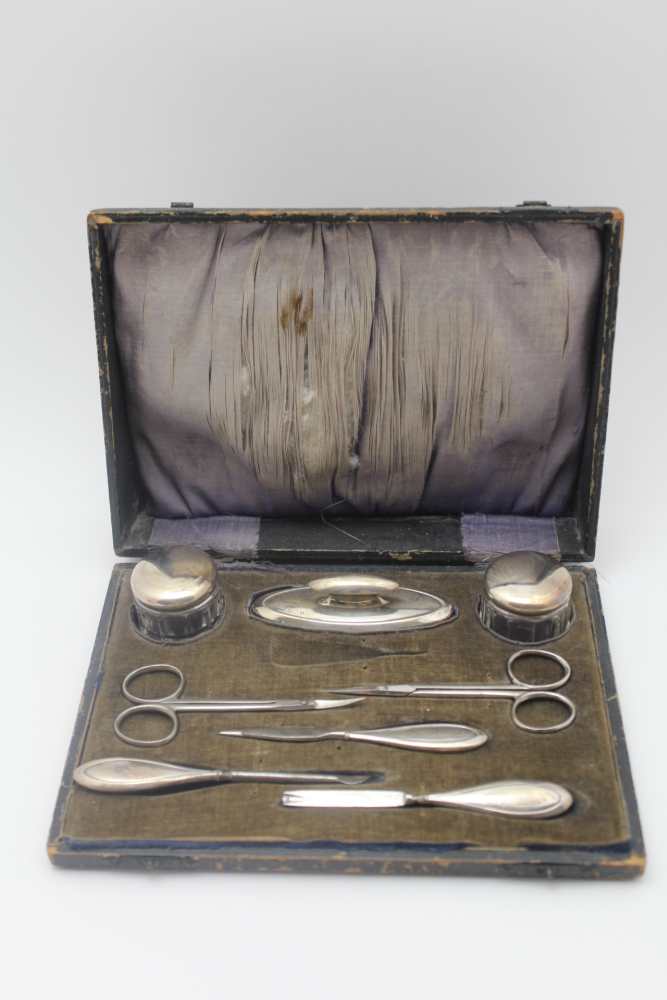 A MANICURE CASE contains a quantity of silver mounted requisites, the nail buffer is hallmarked - Image 2 of 6