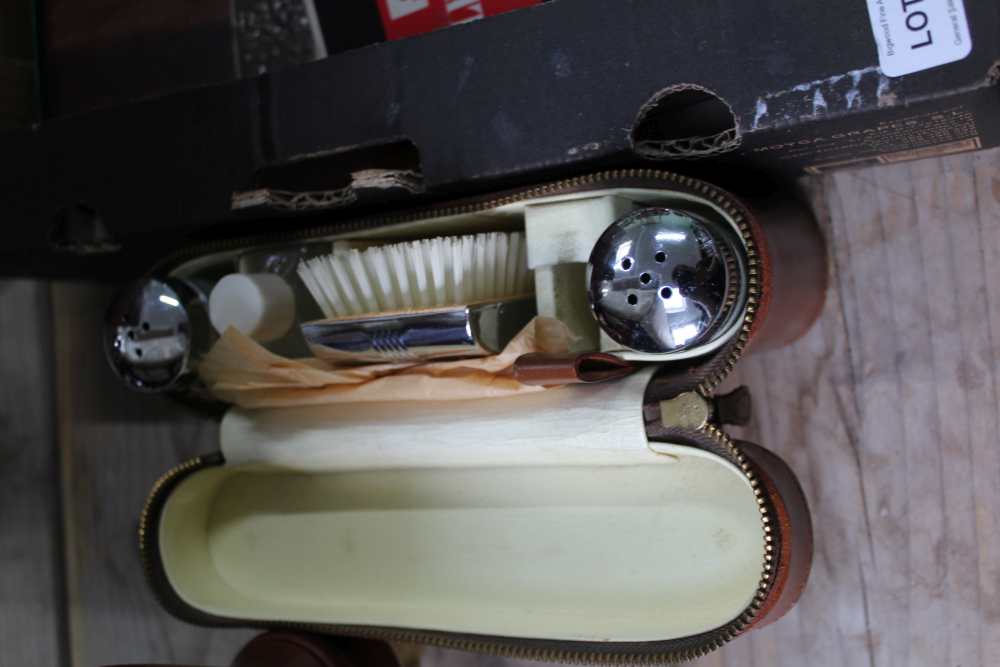 A BOX CONTAINING A SELECTION OF DOMESTIC ITEMS include a leather wallet & a large selection of - Image 2 of 4