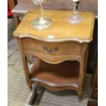 A PAIR OF FRENCH DESIGN SERPENTINE FRONTED BEDSIDE UNITS fitted with a single drawer