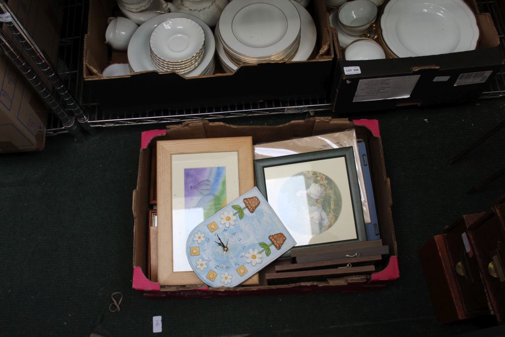 A BOX CONTAINING A GOOD SELECTION OF DECORATIVE PICTURES & PRINTS